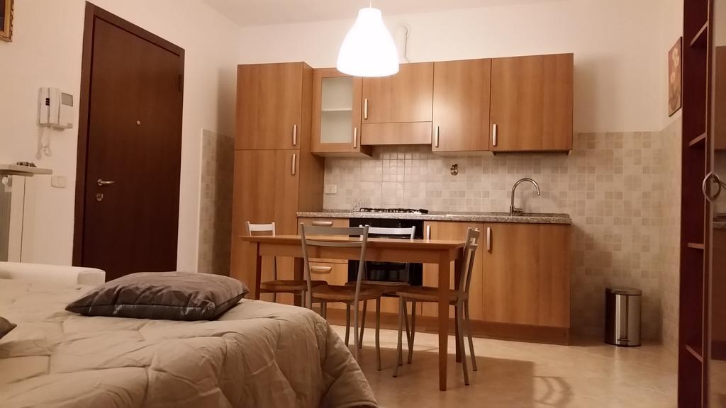Apartament Bilocale Via Imola 4 Werona Zewnętrze zdjęcie