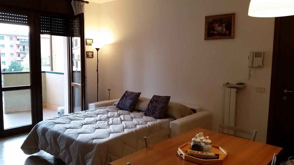 Apartament Bilocale Via Imola 4 Werona Zewnętrze zdjęcie