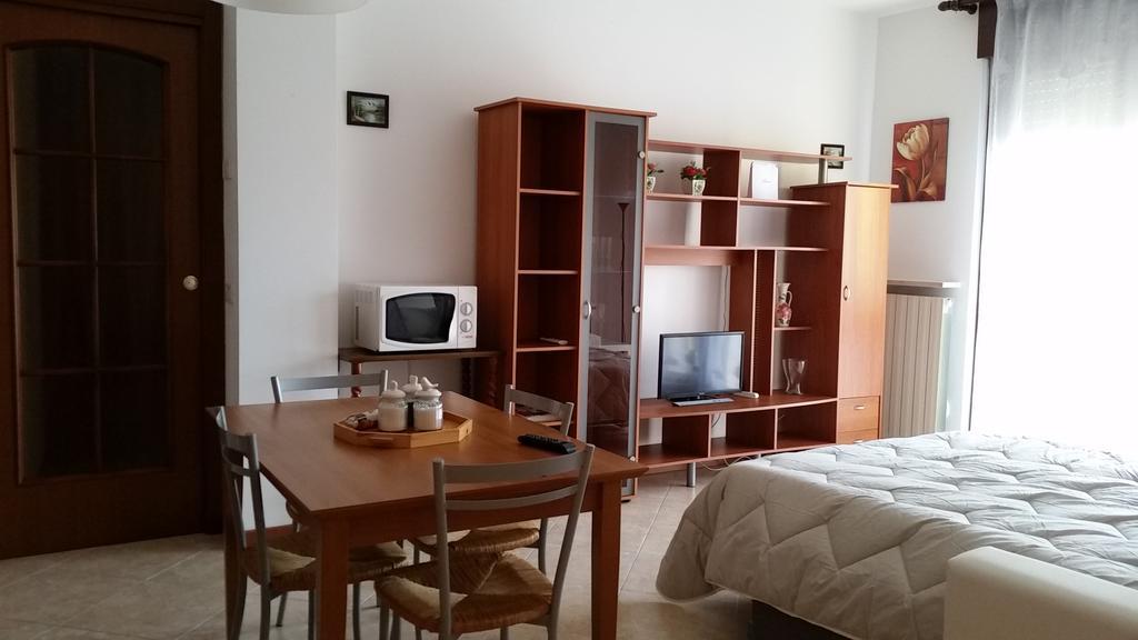 Apartament Bilocale Via Imola 4 Werona Zewnętrze zdjęcie