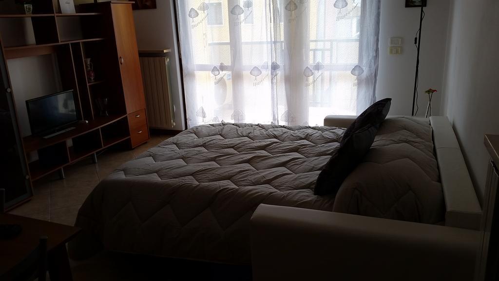 Apartament Bilocale Via Imola 4 Werona Zewnętrze zdjęcie