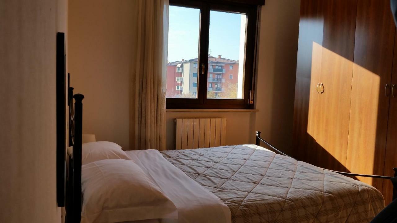 Apartament Bilocale Via Imola 4 Werona Zewnętrze zdjęcie